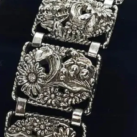 Vintage Sarah Coventry Antique Floral Silver Tone Bracelet, Signed - Picture 9 of 12